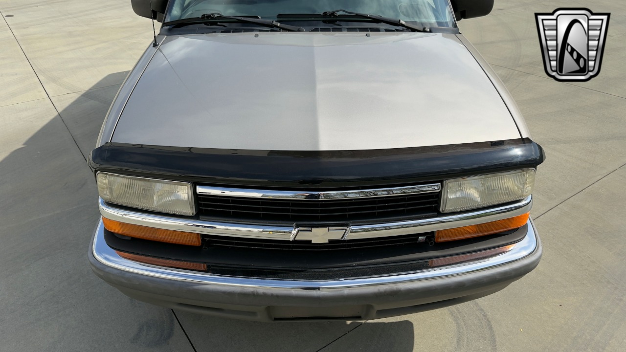 2002 Chevrolet S-10 Pickup 52
