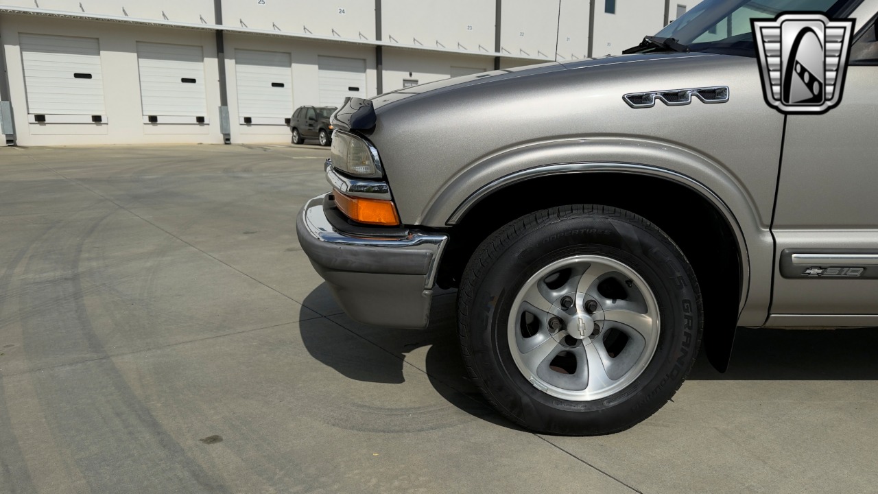 2002 Chevrolet S-10 Pickup 53