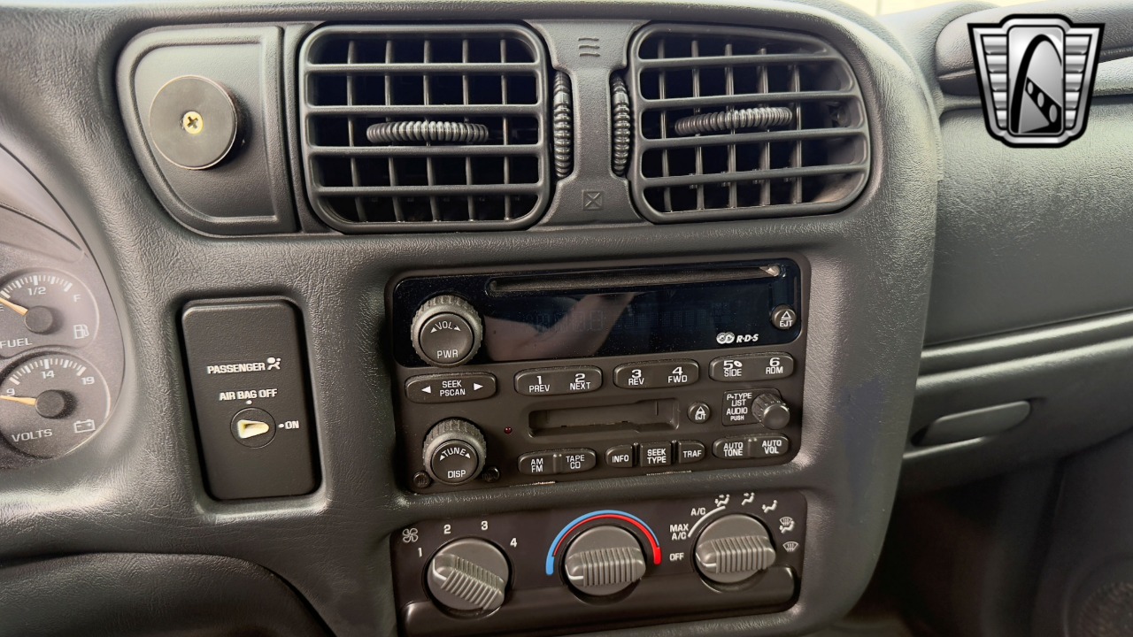 2002 Chevrolet S-10 Pickup 20