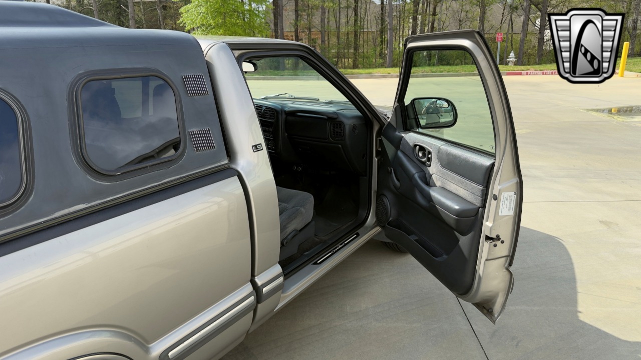 2002 Chevrolet S-10 Pickup 98