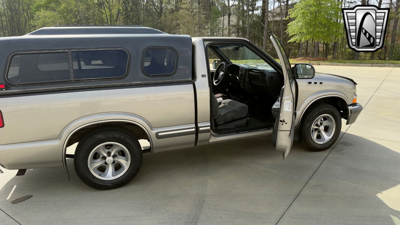 2002 Chevrolet S-10 Pickup 99