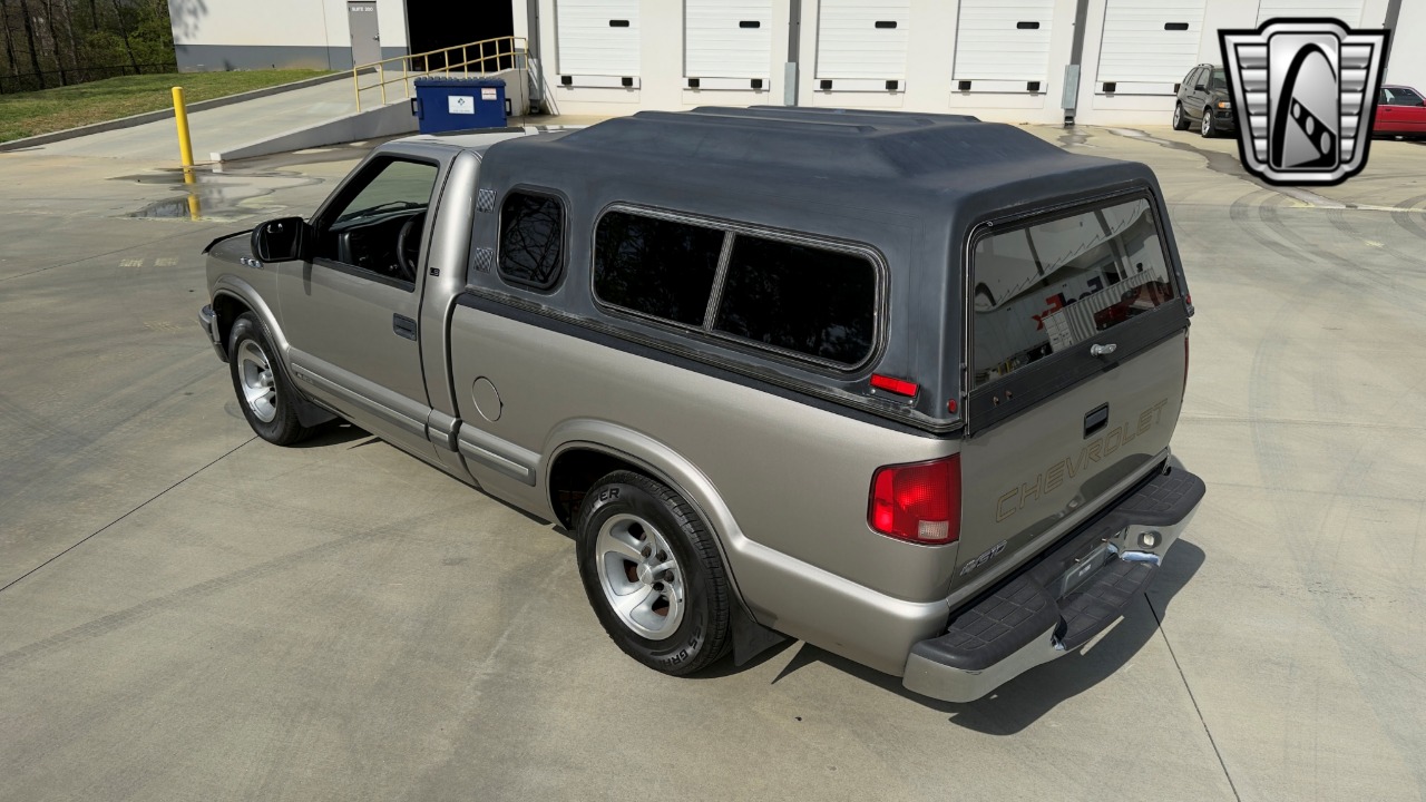 2002 Chevrolet S-10 Pickup 40