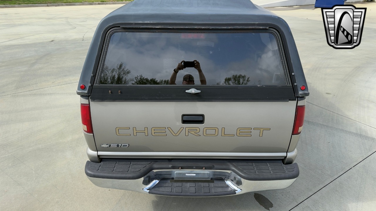 2002 Chevrolet S-10 Pickup 63