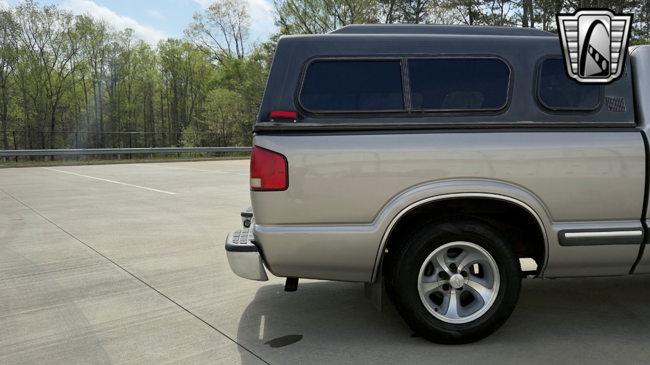 2002 Chevrolet S-10 Pickup 64