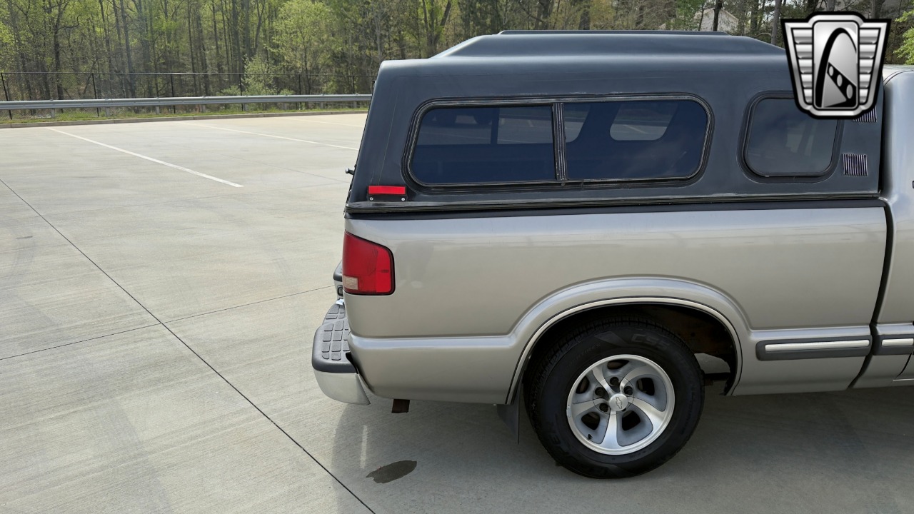 2002 Chevrolet S-10 Pickup 65