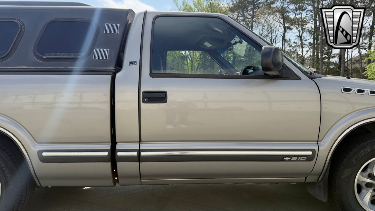 2002 Chevrolet S-10 Pickup 67