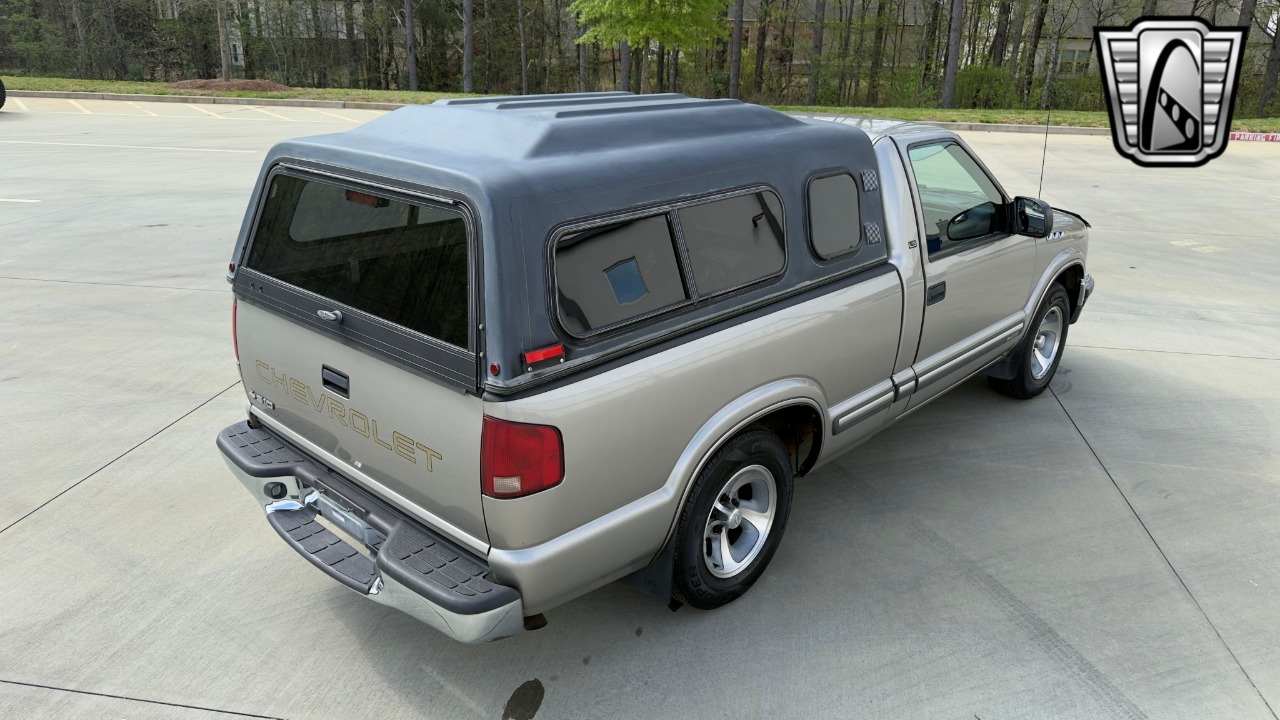 2002 Chevrolet S-10 Pickup 46
