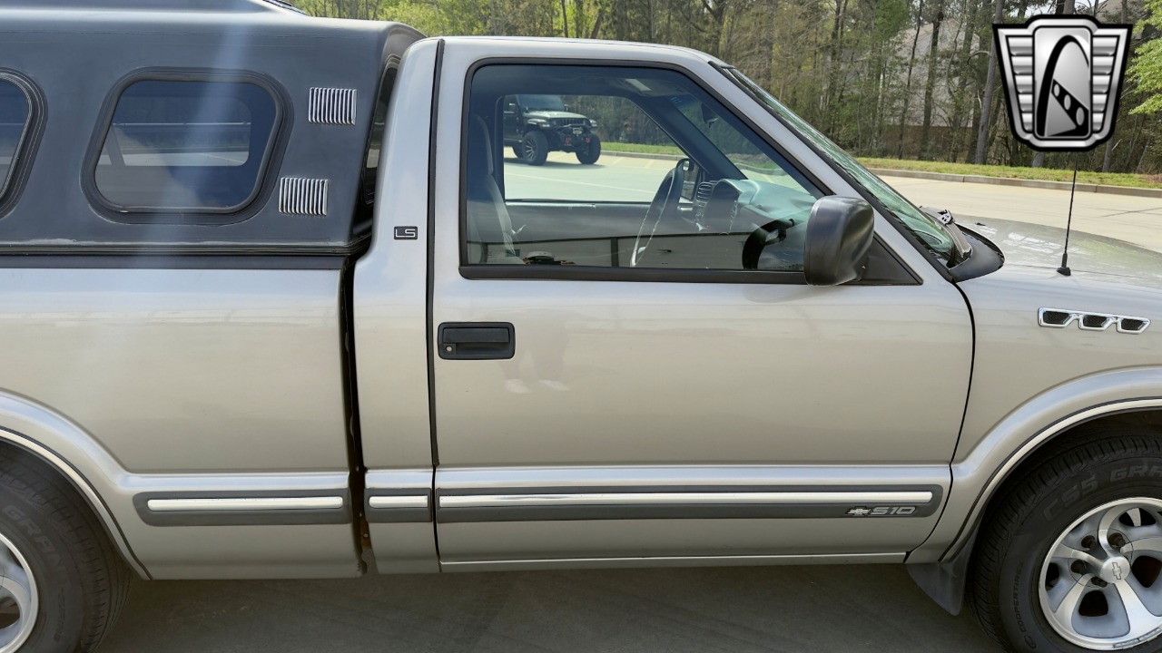 2002 Chevrolet S-10 Pickup 68