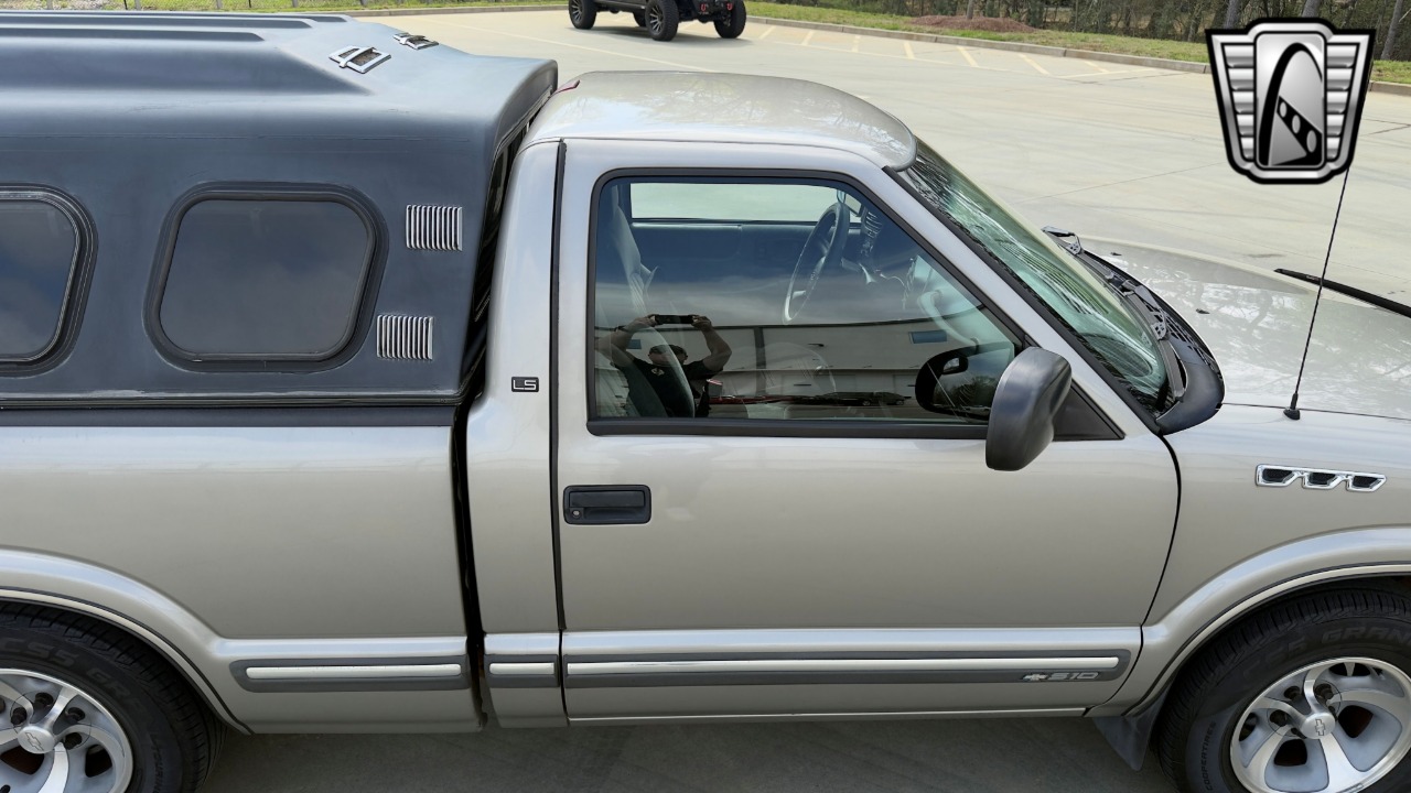 2002 Chevrolet S-10 Pickup 69