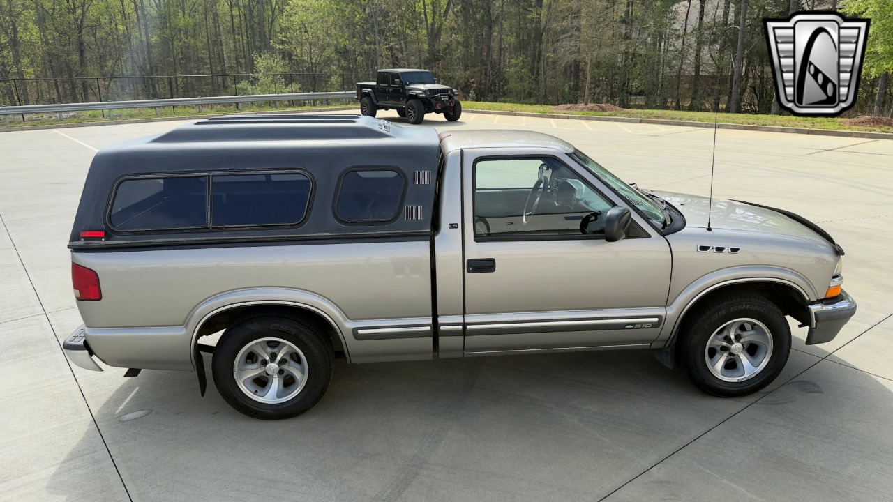 2002 Chevrolet S-10 Pickup 48