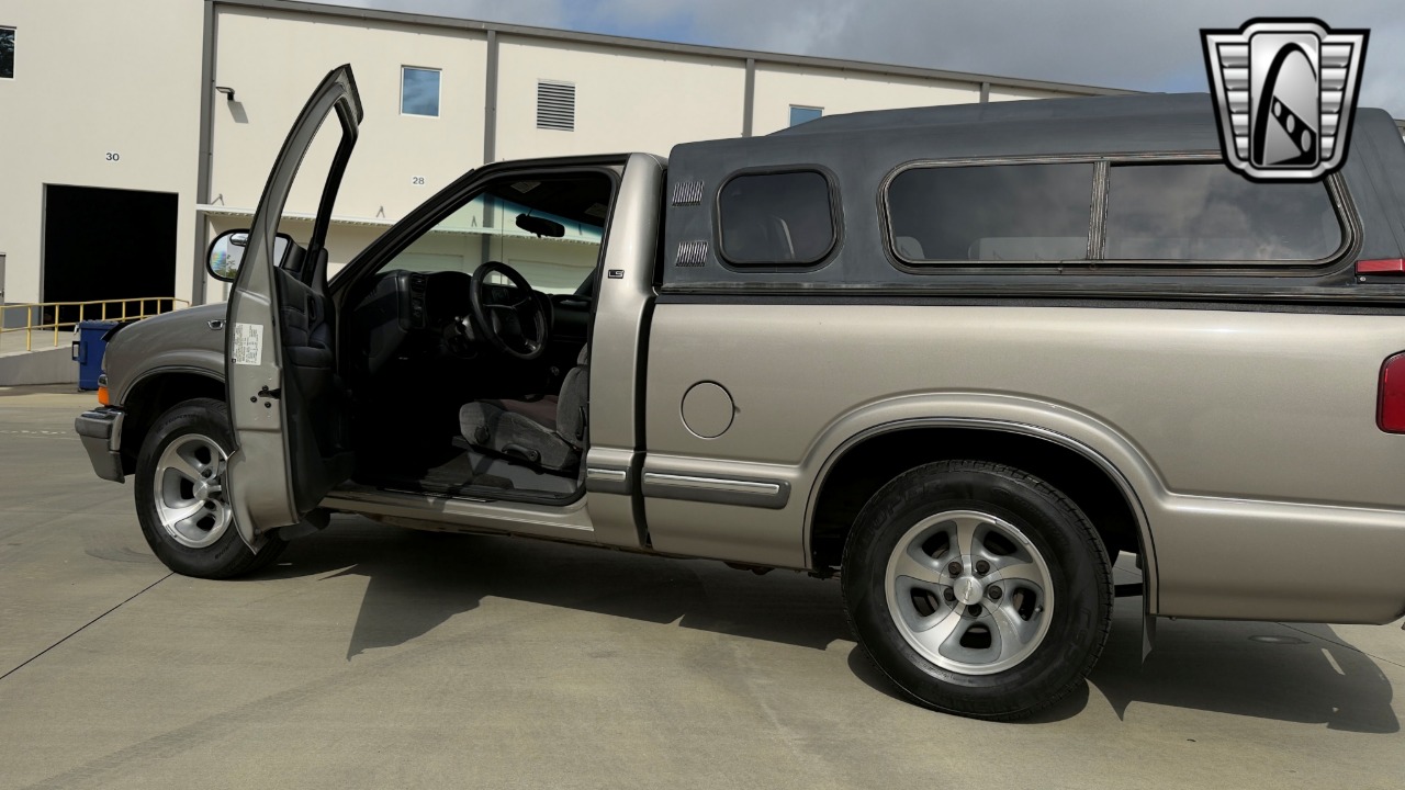 2002 Chevrolet S-10 Pickup 89