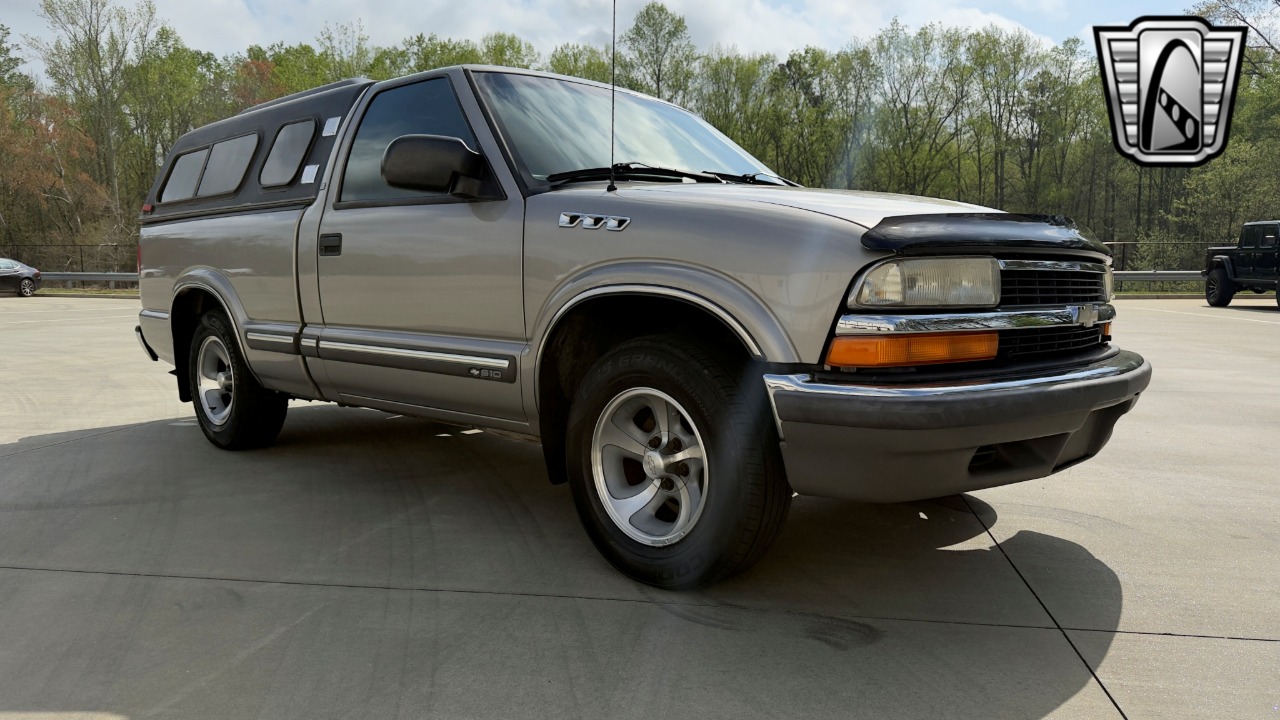 2002 Chevrolet S-10 Pickup 6