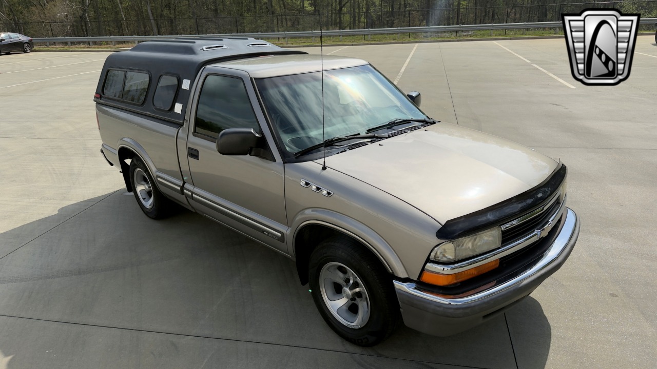 2002 Chevrolet S-10 Pickup 50