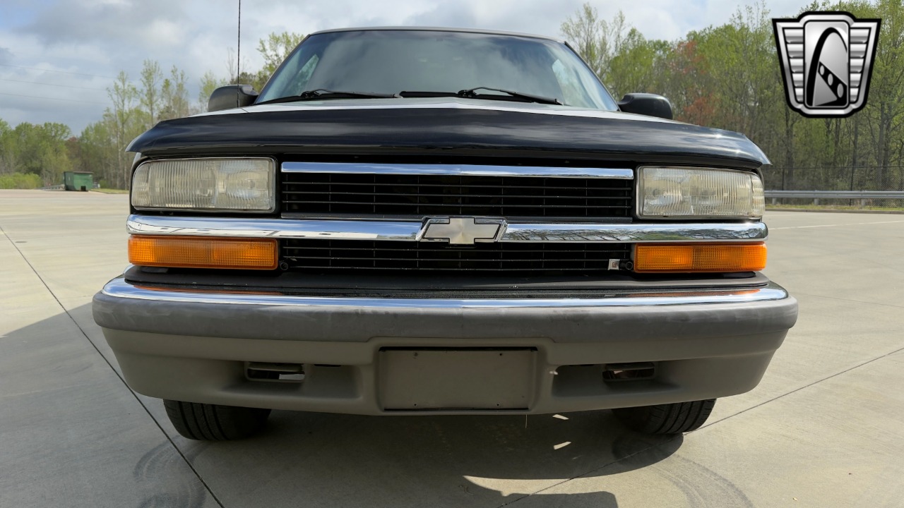 2002 Chevrolet S-10 Pickup 7