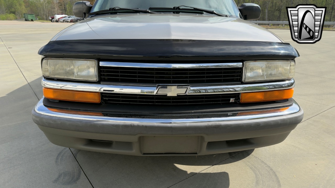 2002 Chevrolet S-10 Pickup 51