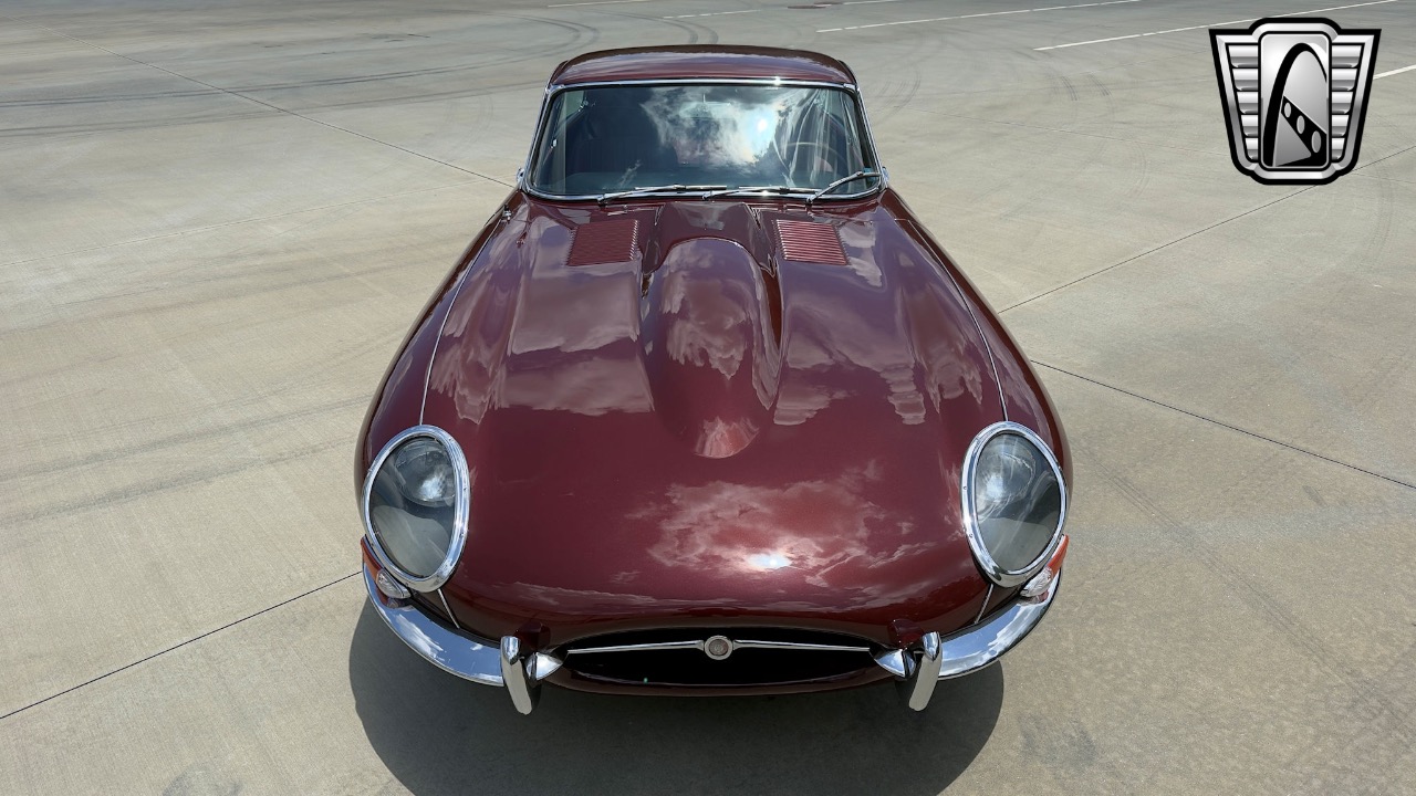 1967 Jaguar XKE 33