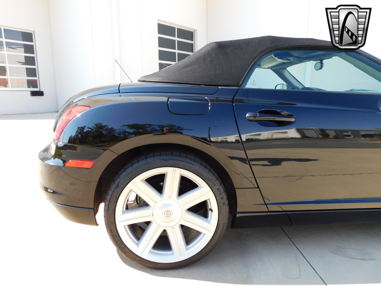 2005 Chrysler Crossfire 11