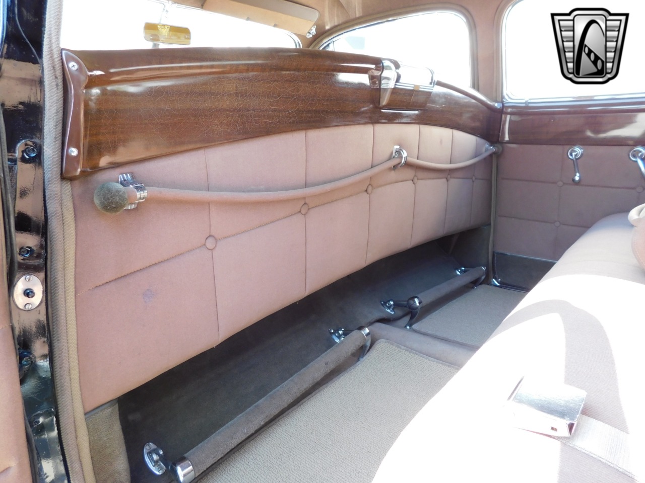 1947 Cadillac Sixty Special 25