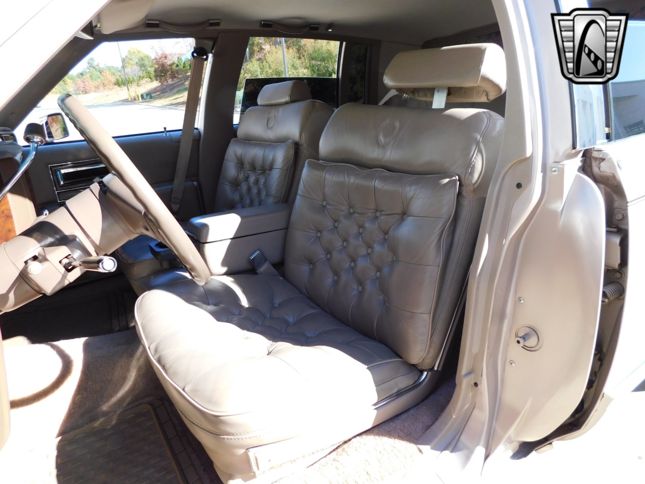 1991 Cadillac Brougham 22