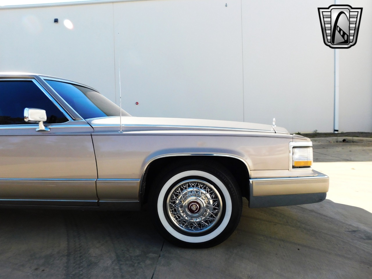 1991 Cadillac Brougham 13