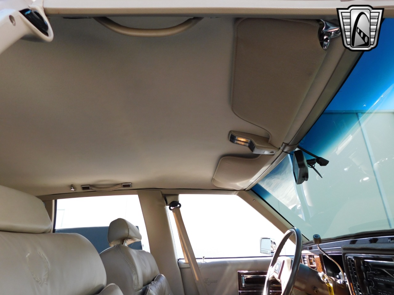 1991 Cadillac Brougham 28