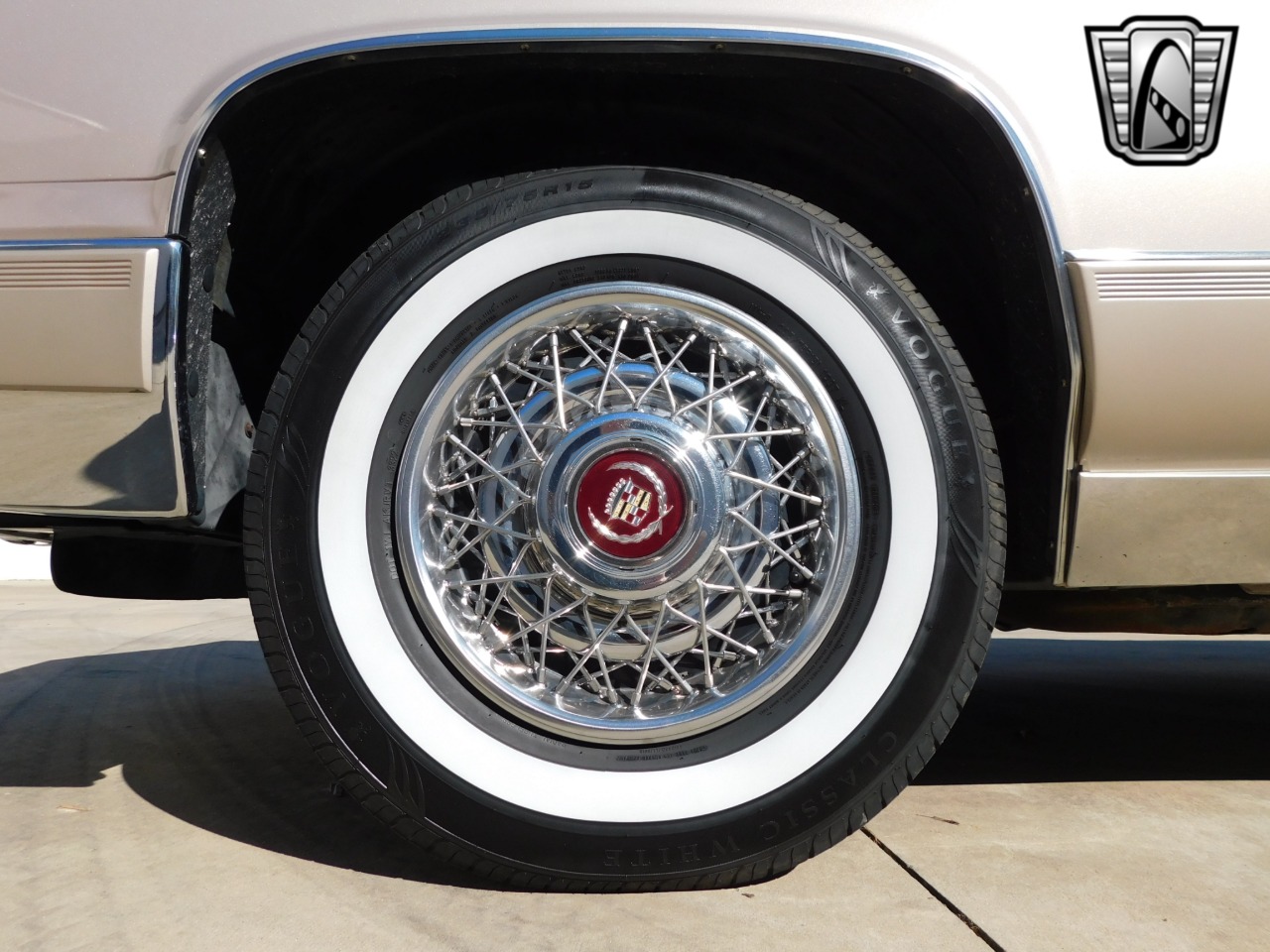 1991 Cadillac Brougham 31