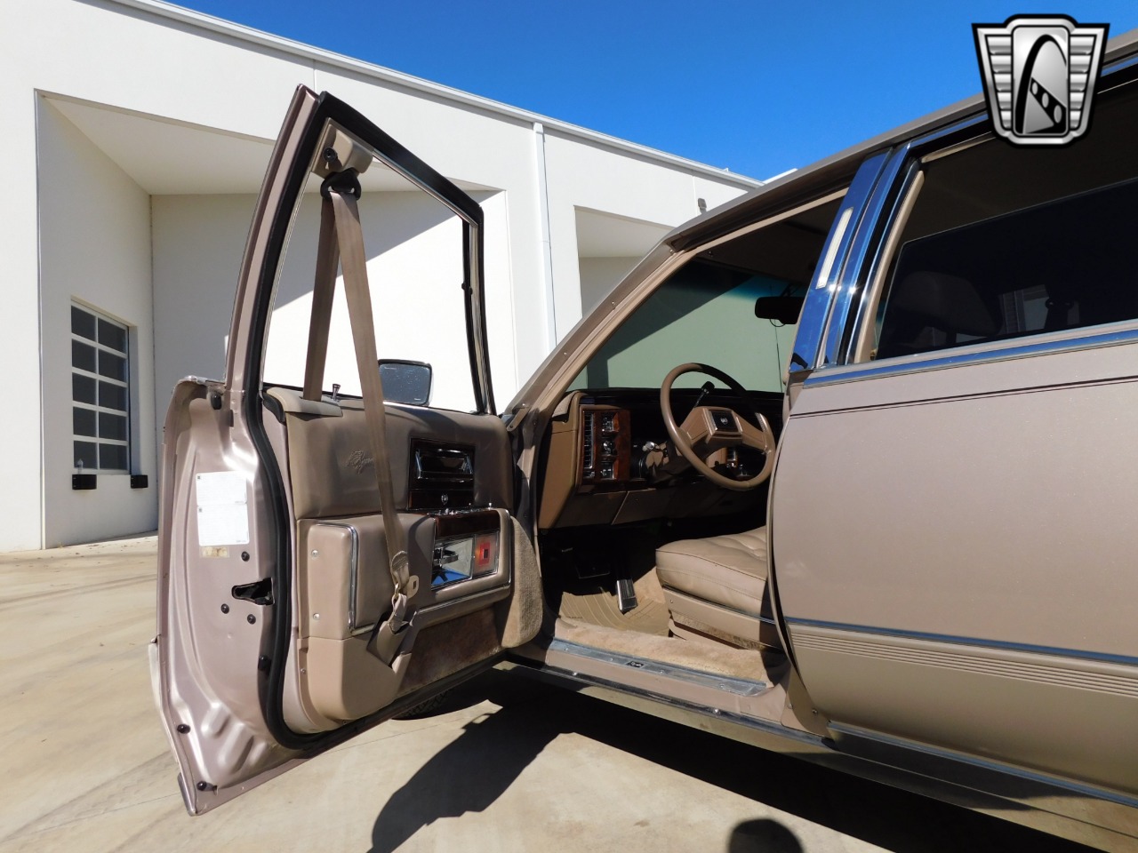 1991 Cadillac Brougham 80