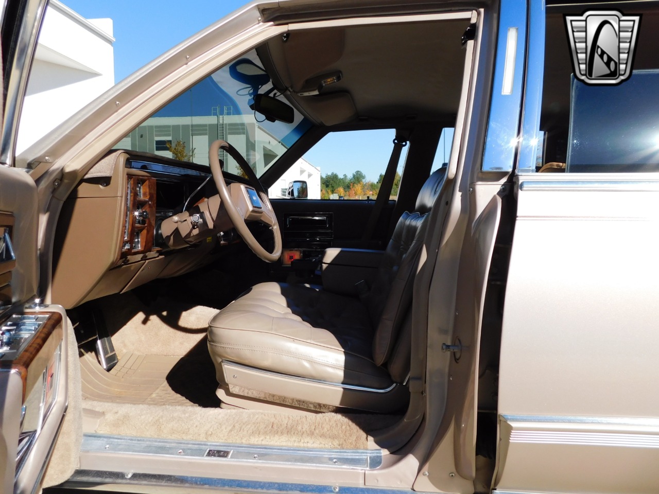 1991 Cadillac Brougham 81