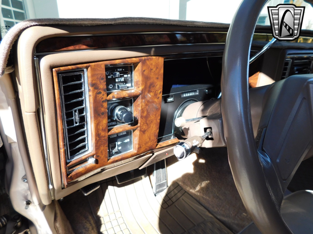 1991 Cadillac Brougham 82