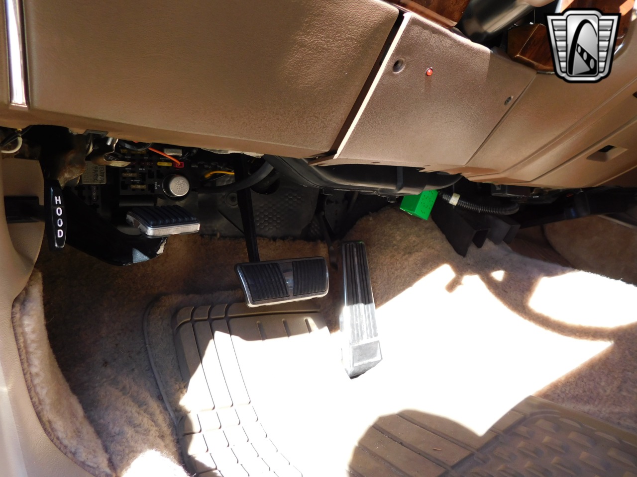 1991 Cadillac Brougham 83