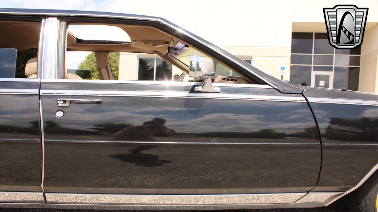 1985 Cadillac Seville 54