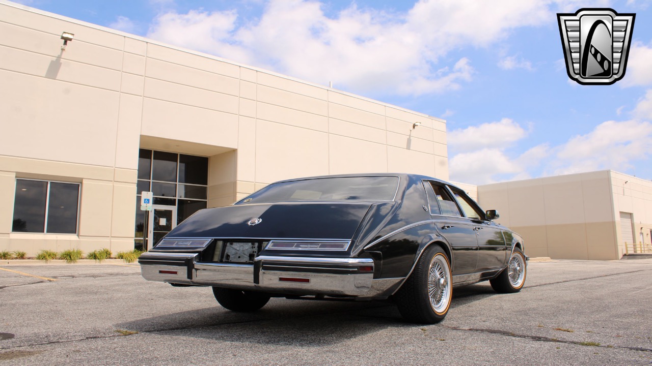 1985 Cadillac Seville 38