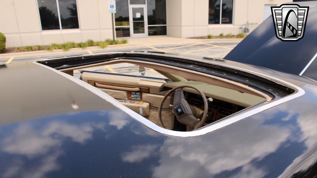 1985 Cadillac Seville 18