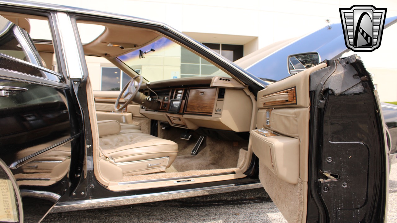 1985 Cadillac Seville 83