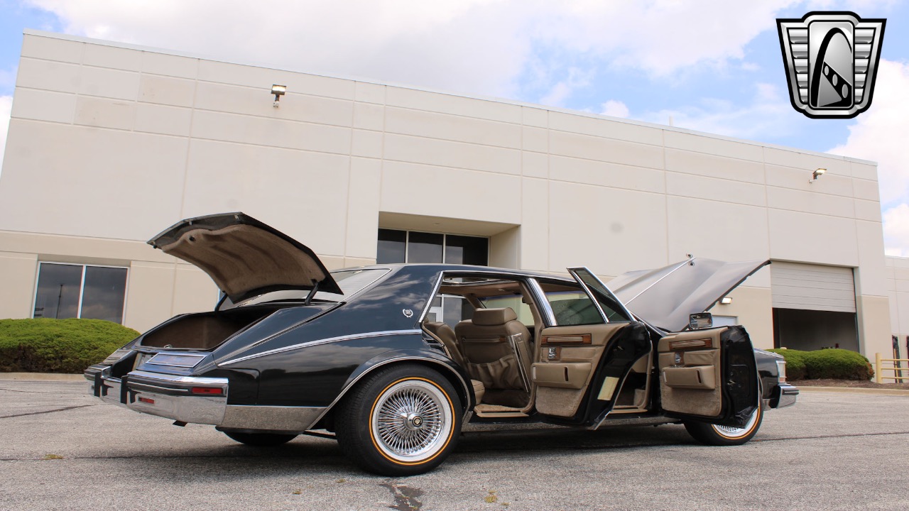 1985 Cadillac Seville 31