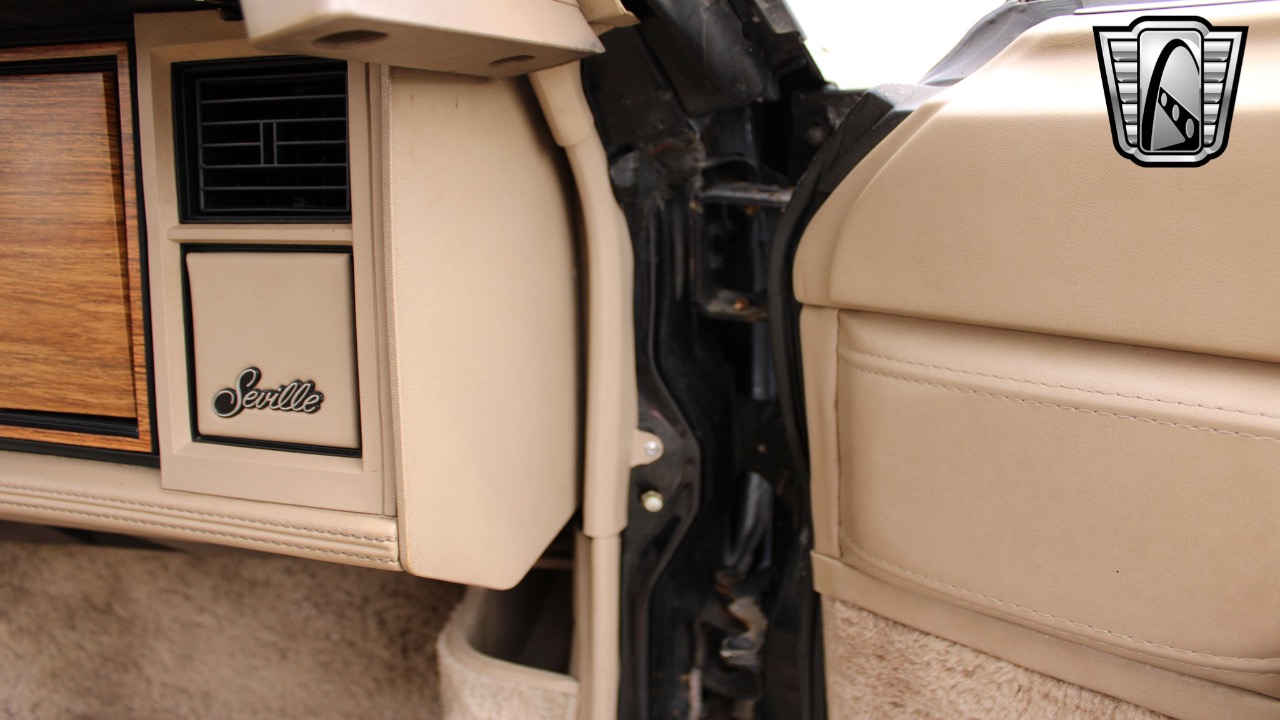 1985 Cadillac Seville 87
