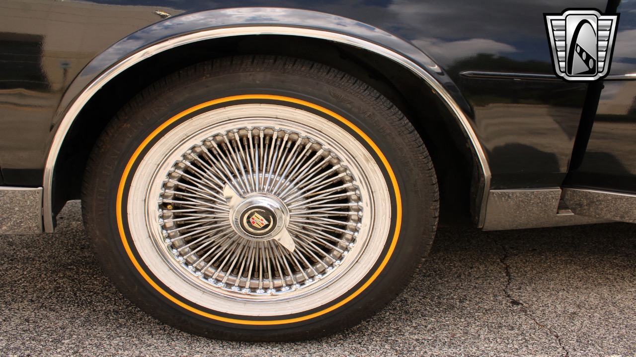 1985 Cadillac Seville 21