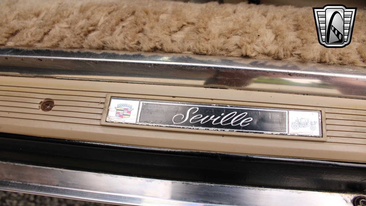 1985 Cadillac Seville 26