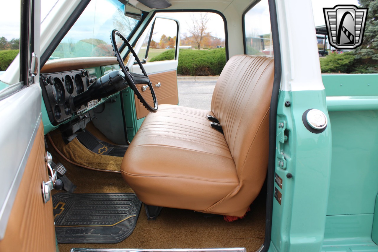 1969 Chevrolet C 10 24