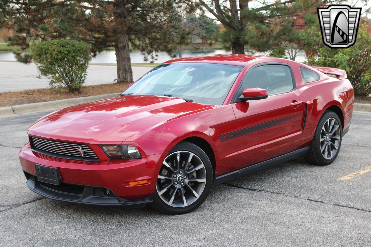 2011 Ford Mustang 2
