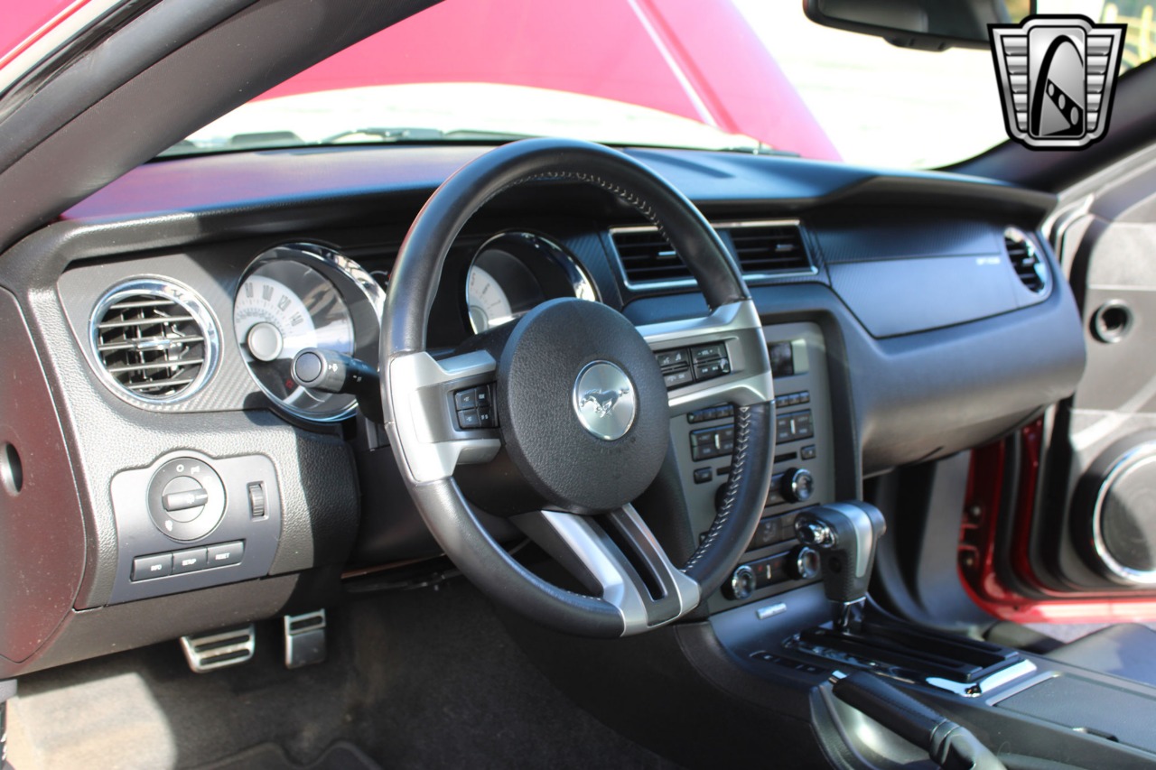 2011 Ford Mustang 30