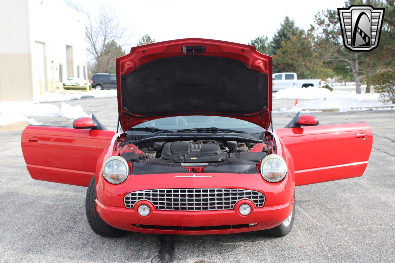 2002 Ford Thunderbird 14