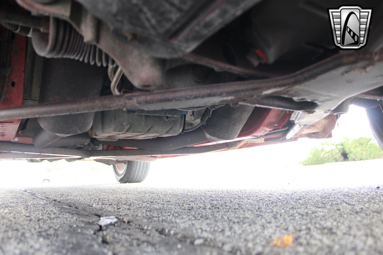 2002 Ford Thunderbird 87