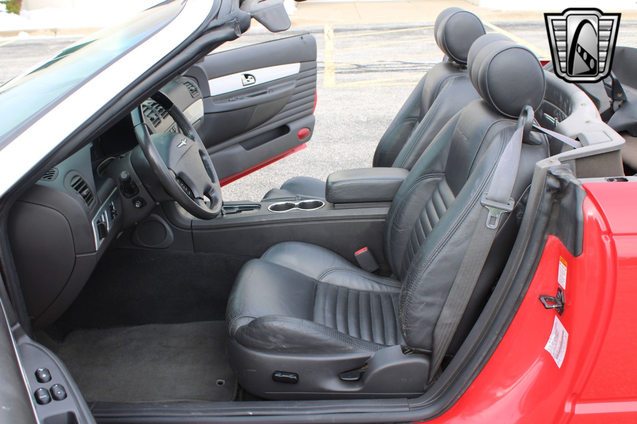 2002 Ford Thunderbird 26