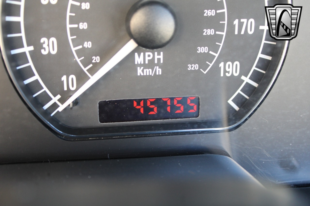 2002 Aston Martin Vantage 23