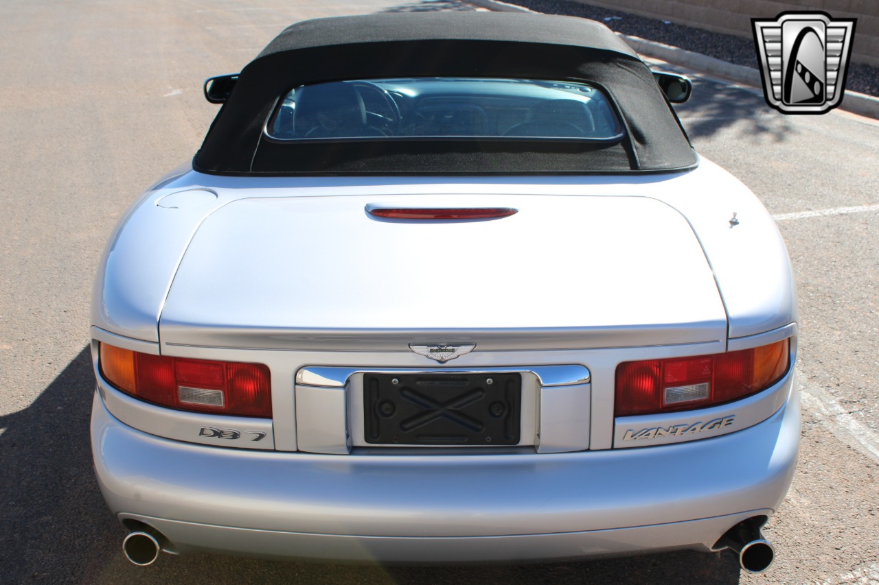 2002 Aston Martin Vantage 35
