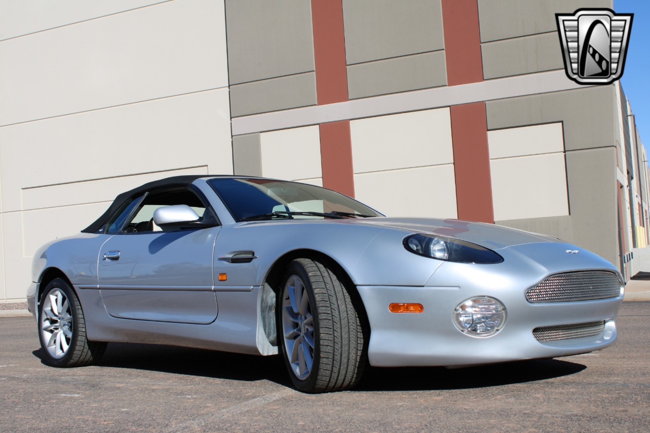 2002 Aston Martin Vantage 8
