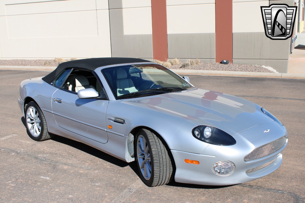 2002 Aston Martin Vantage 38