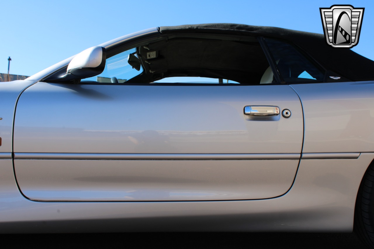 2002 Aston Martin Vantage 41