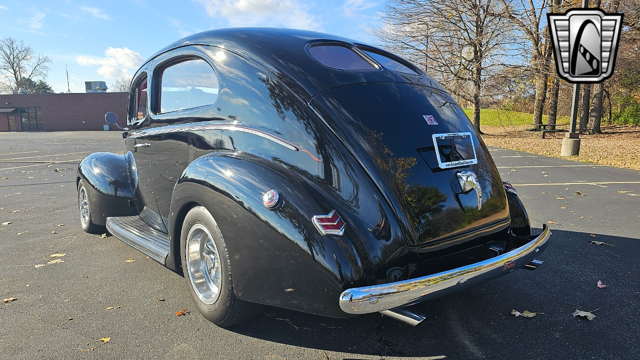 1940 Ford Tudor 29